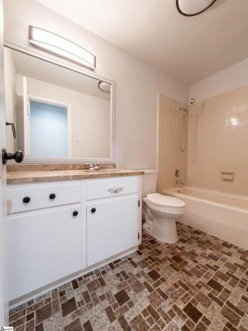 210 Lakeview Drive Seneca SC 29672