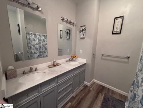 932 Eagle Harbor Drive Hodges SC 29653