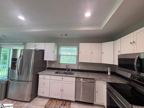 932 Eagle Harbor Drive Hodges SC 29653