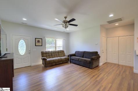 274 Millwood Lane Wellford SC 29385