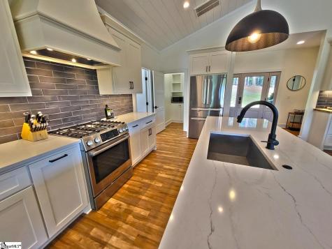 366 Hideaway Cove Drive Seneca SC 29672