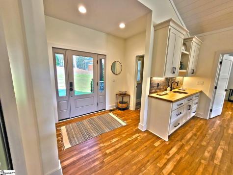 366 Hideaway Cove Drive Seneca SC 29672