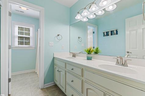 103 Malvern Hill Easley SC 29642