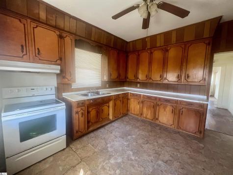 550 Leaman Avenue Whitmire SC 29178