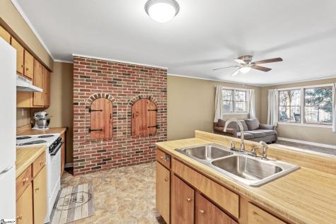 348 Peninsula Drive Anderson SC 29626