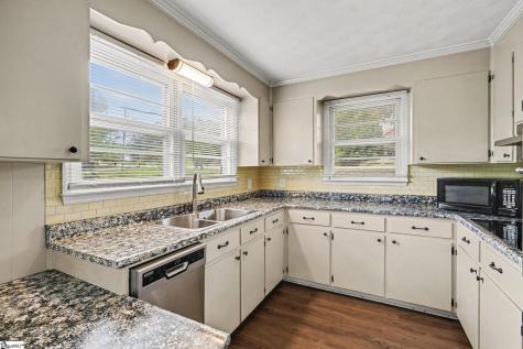 2 Ayersdale Drive Taylors SC 29687