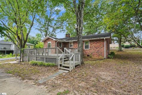 2 Ayersdale Drive Taylors SC 29687