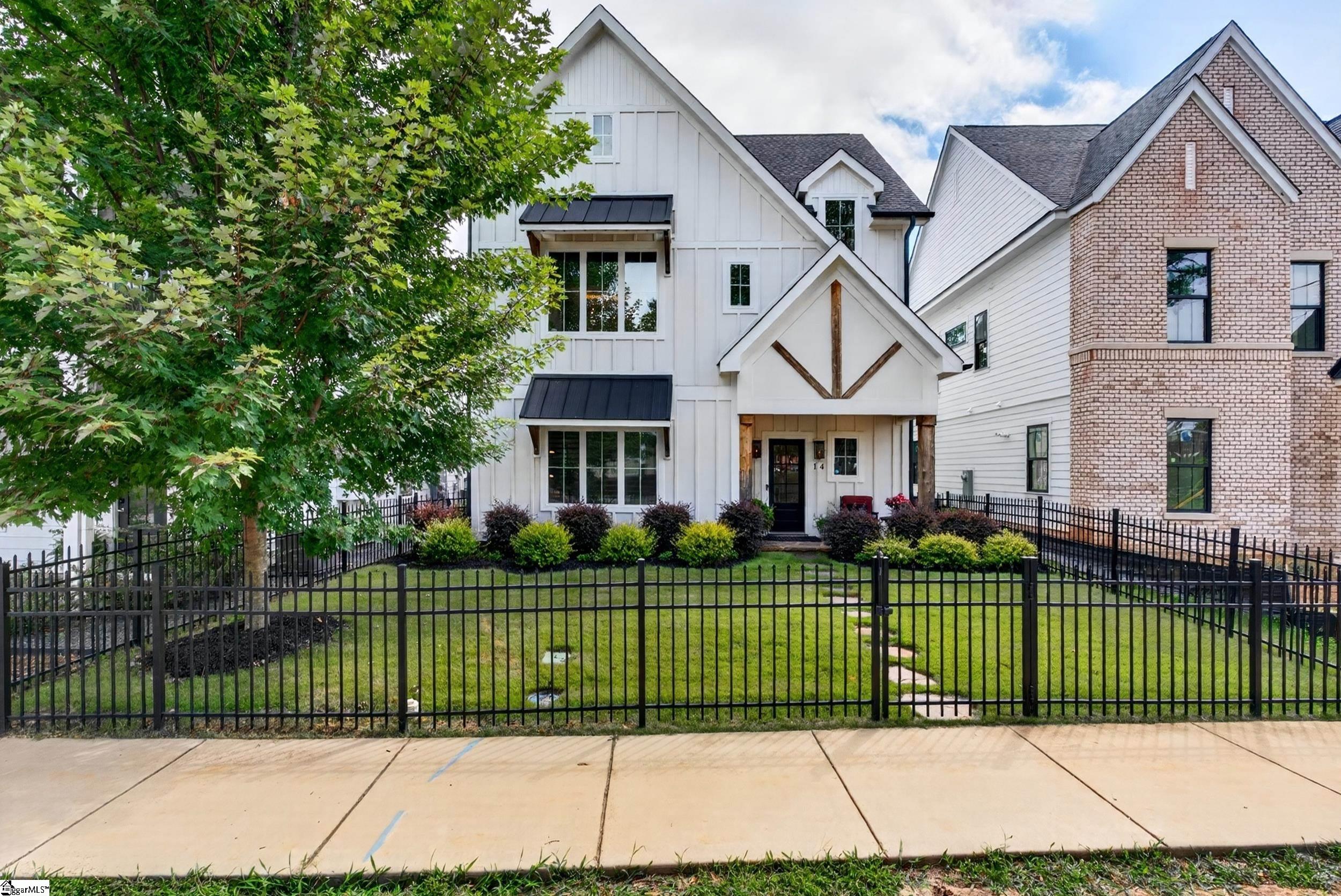14 Perry Avenue Greenville SC 29601