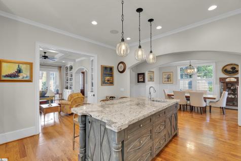 705 E Mcbee Avenue Greenville SC 29601