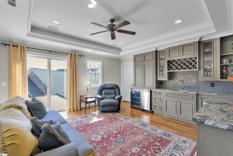 705 E Mcbee Avenue Greenville SC 29601