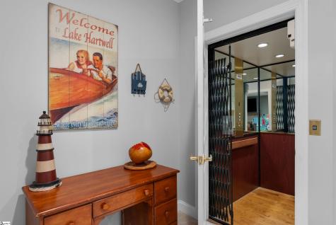 215 Horse Head Point Drive Seneca SC 29672