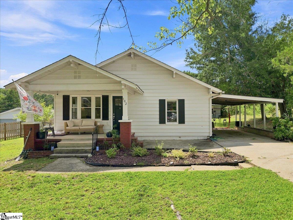 102 Edgewood Avenue Landrum SC 29356