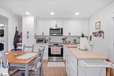 102 Edgewood Avenue Landrum SC 29356
