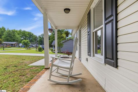 323 Pinonwood Drive Simpsonville SC 29680