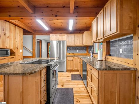 1050 Hunting Country Road Tryon NC 28782