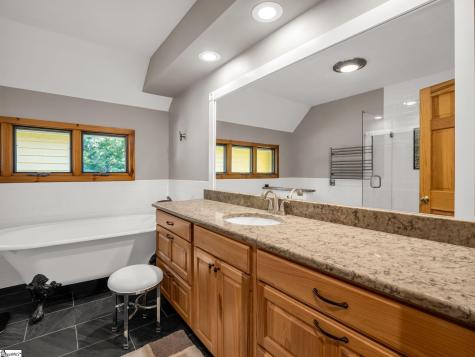 1050 Hunting Country Road Tryon NC 28782