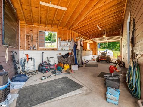 1050 Hunting Country Road Tryon NC 28782