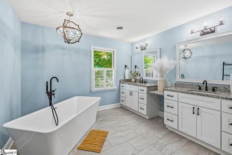 131 Woodridge Drive Spartanburg SC 29301
