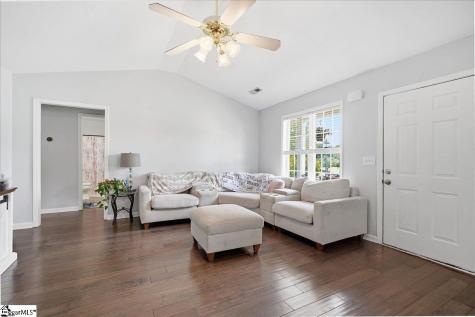 305 Golden Leaf Lane Simpsonville SC 29681