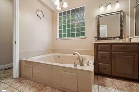 100 Paris Glen Way Greenville SC 29609