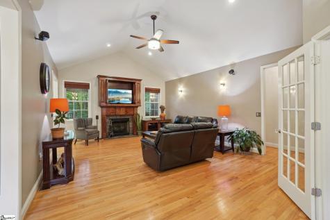 100 Paris Glen Way Greenville SC 29609