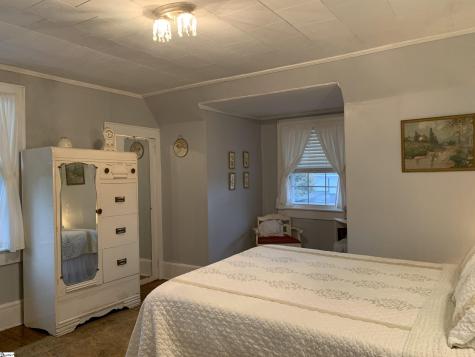 102 Highland Road Easley SC 29640