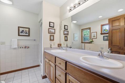 621 Jenkins Bridge Road Simpsonville SC 29680