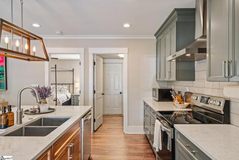 24 Brookdale Avenue Greenville SC 29607