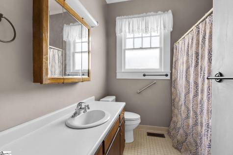 304 Cedar Street Clinton SC 29325