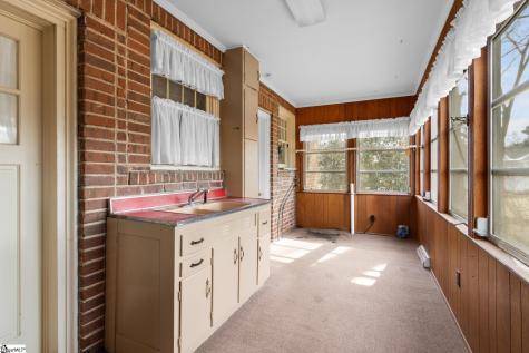 304 Cedar Street Clinton SC 29325