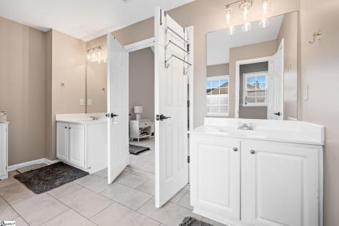 205 Tulip Tree Lane Simpsonville SC 29680