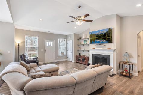 160 Inlet Pointe Drive Anderson SC 29625