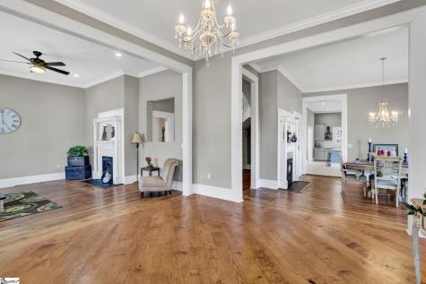522 S Harper Street Laurens SC 29360
