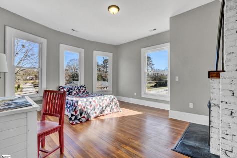 522 S Harper Street Laurens SC 29360
