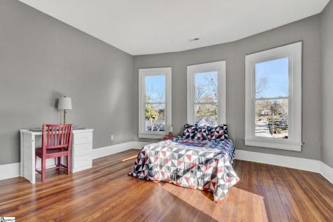 522 S Harper Street Laurens SC 29360
