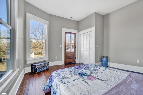 522 S Harper Street Laurens SC 29360