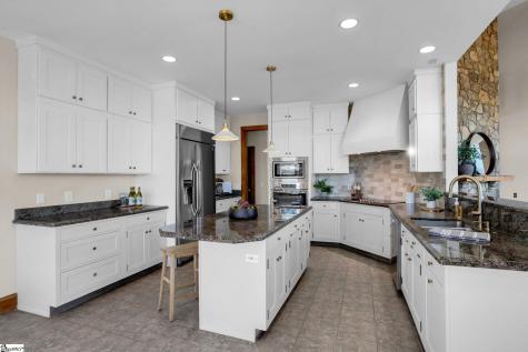 233 Stable Gate Drive Campobello SC 29322