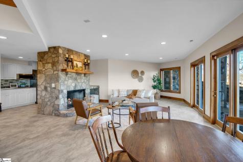 233 Stable Gate Drive Campobello SC 29322