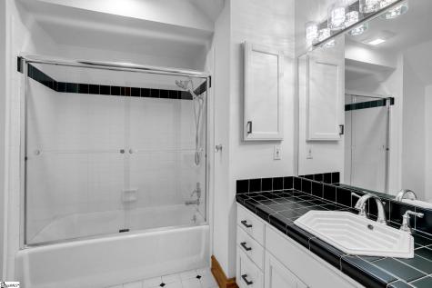 233 Stable Gate Drive Campobello SC 29322