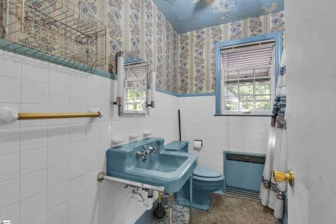 303 N B Street Easley SC 29640