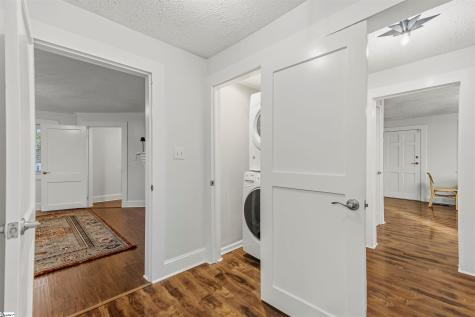 556 Lowndes Hill Road Greenville SC 29607