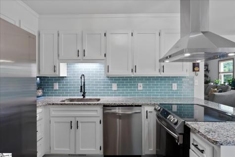 29 Lee Way Taylors SC 29687