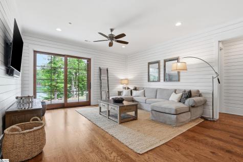 147 S Edgewater Drive Sunset SC 29685