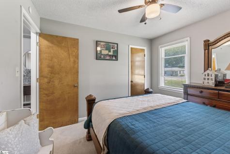 135 W Church Street Cowpens SC 29330