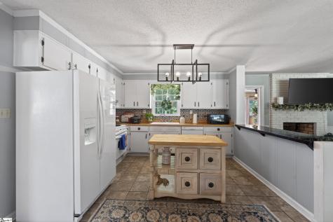 135 W Church Street Cowpens SC 29330