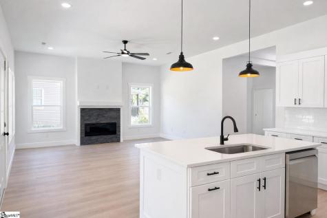 179 Cedar Avenue Wellford SC 29385