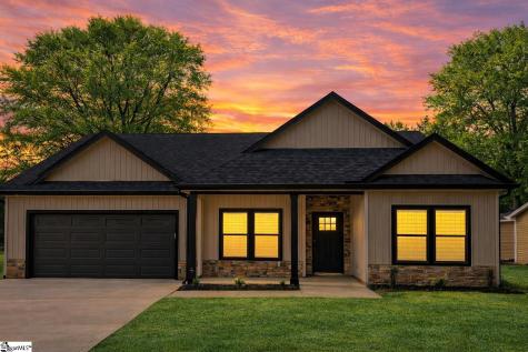 179 Cedar Avenue Wellford SC 29385