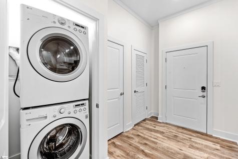 98 E Mcbee Avenue Greenville SC 29601