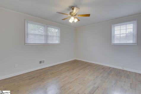 15 Strawberry Drive Greenville SC 29617