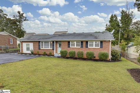15 Strawberry Drive Greenville SC 29617